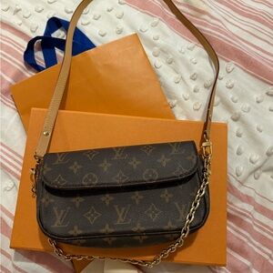 Louis Vuitton wallet on chain Ivy